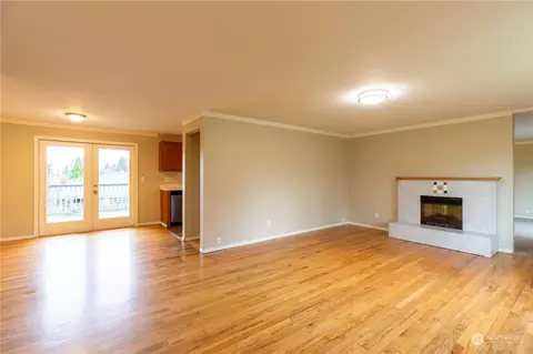 Living - 2105 Bedal Ln, Everett, WA 98208 photo 2 of 5