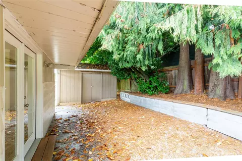 Exterior - 2105 Bedal Ln, Everett, WA 98208 photo 8 of 9