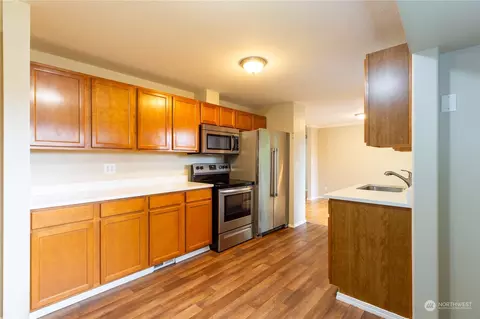 Kitchen - 2105 Bedal Ln, Everett, WA 98208 photo 1 of 4