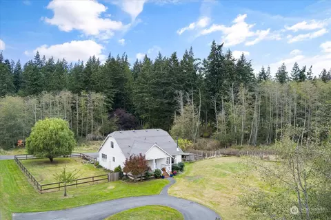 423 Dalton Rd, Coupeville, WA 98239