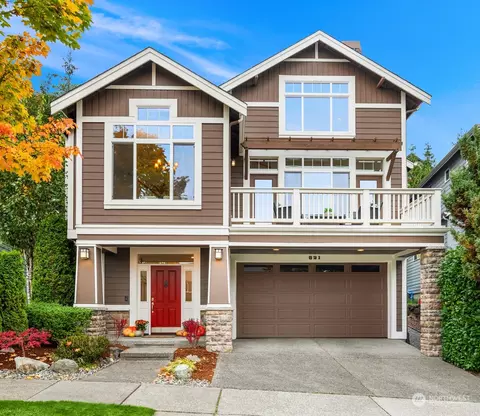 821 Bear Ridge Dr NW, Issaquah, WA 98027