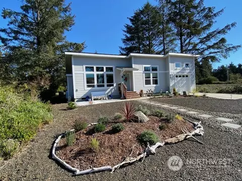 478 Canal Dr SE, Ocean Shores, WA 98569