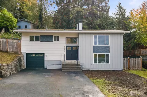 6209 Maple View Dr, Bremerton, WA 98312