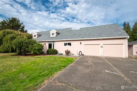 410 Waters Rd, Castle Rock, WA 98611