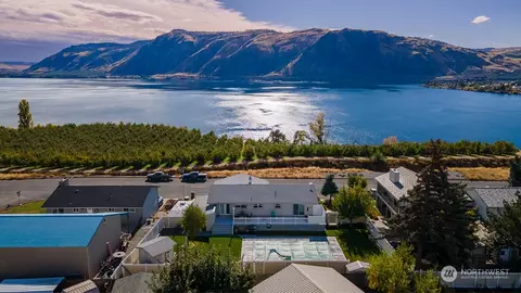 712 Plaza Way, Brewster, WA 98812