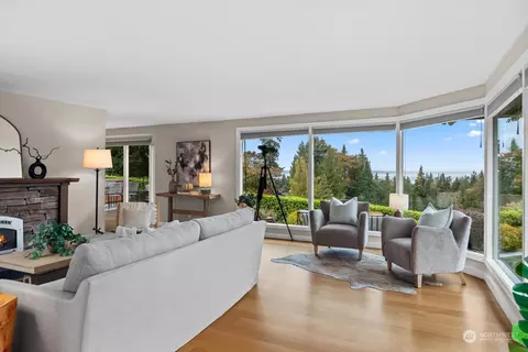 8432 Olympic View Dr, Edmonds, WA 98026 photo 6