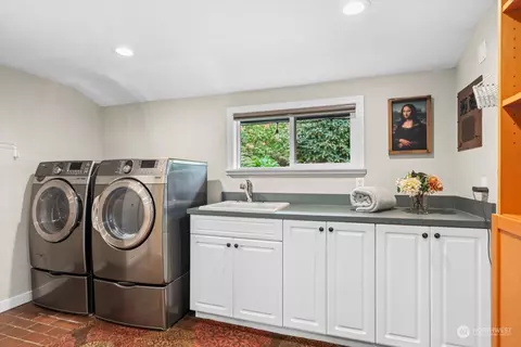 8432 Olympic View Dr, Edmonds, WA 98026 photo 27