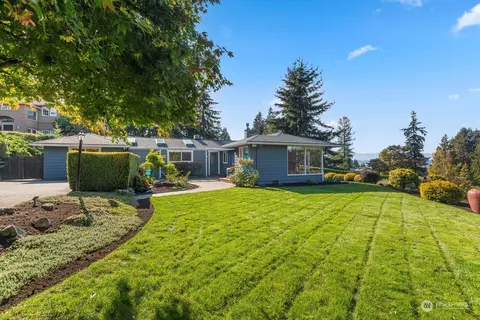8432 Olympic View Dr, Edmonds, WA 98026 photo 35