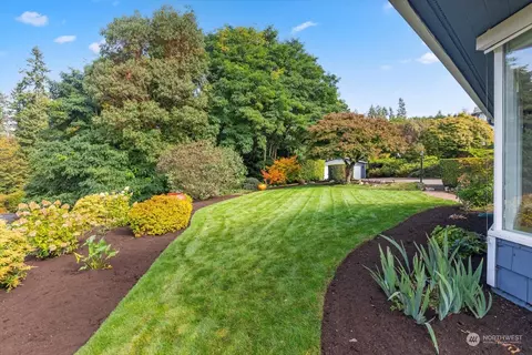 8432 Olympic View Dr, Edmonds, WA 98026 photo 34