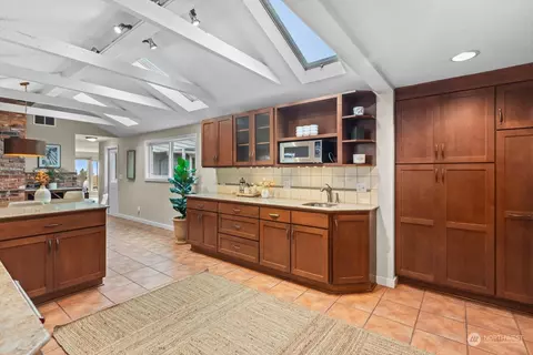 8432 Olympic View Dr, Edmonds, WA 98026 photo 15