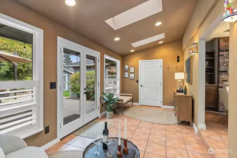 8432 Olympic View Dr, Edmonds, WA 98026 photo 19