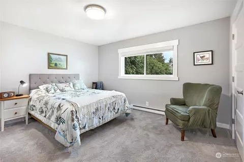 Bedroom - 2317 96th Pl SE, Everett, WA 98208 photo 3 of 4
