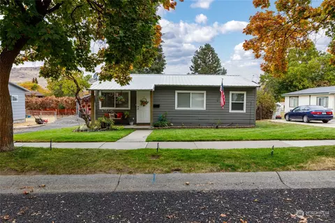 1108 Central Dr, Coulee Dam, WA 99116