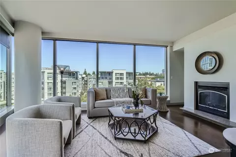 10650 NE 9th Pl Pl NE #824, Bellevue, WA 98004