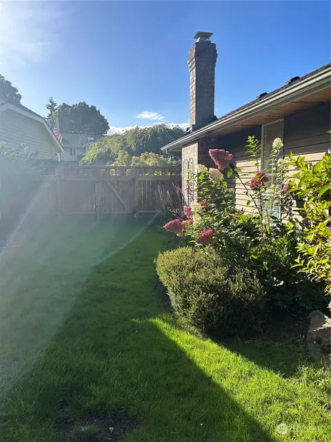 12611 42nd Dr SE, Everett, WA 98208