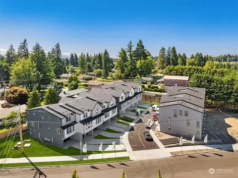 19930 Poplar Way #B-5, Lynnwood, WA 98036