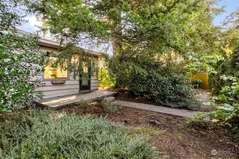 9718 6th Ave NW, Seattle, WA 98117