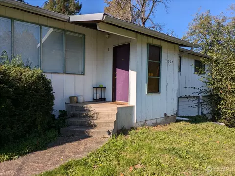 13025 166th Ave SE, Renton, WA 98059