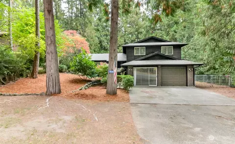 4540 NW 82nd St, Silverdale, WA 98383