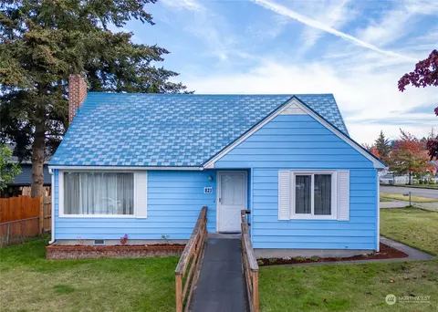 821 S Peabody St, Port Angeles, WA 98362