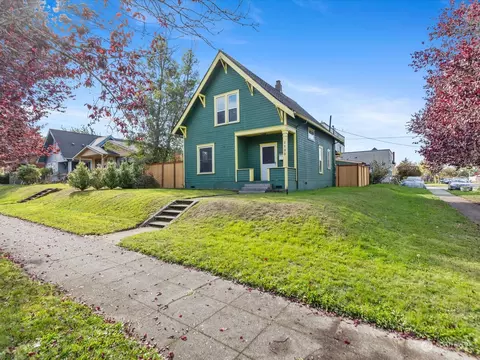 2102 Virginia Ave, Everett, WA 98201 photo 2