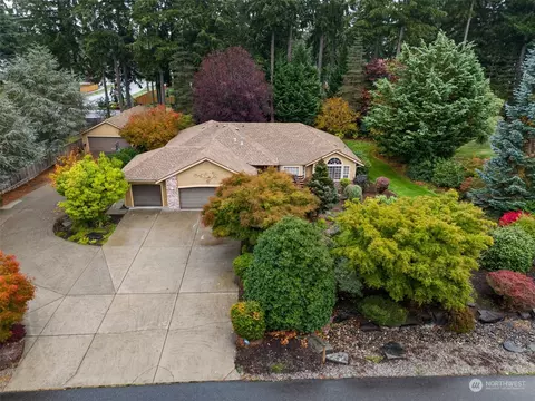 7230 Highlands Dr NE, Olympia, WA 98516
