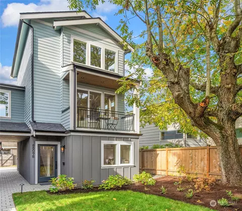 8809 B Wallingford Ave N, Seattle, WA 98103