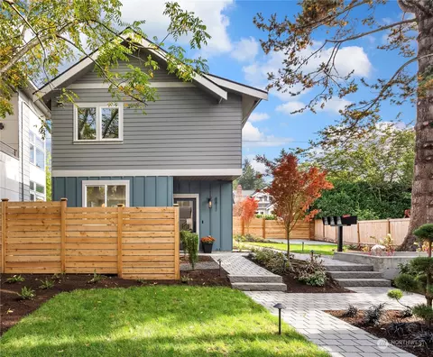 8811 Wallingford Ave N, Seattle, WA 98103