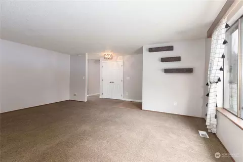 810 287th St E, Roy, WA 98580 photo 8