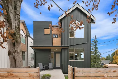 3201 37th Pl S, Seattle, WA 98144