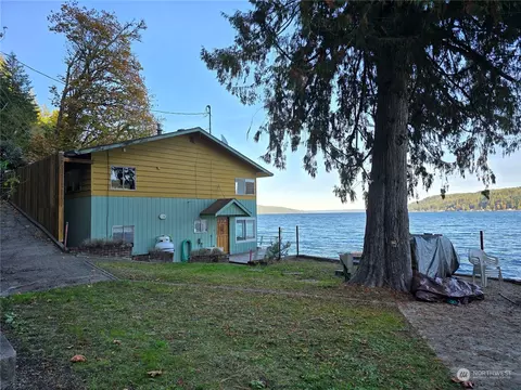 11801 NE North Shore Rd, Belfair, WA 98528