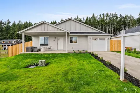 2001 Apple Rd, Winlock, WA 98596