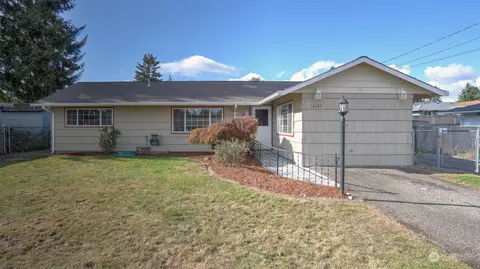 17025 124th Ave SE, Renton, WA 98058