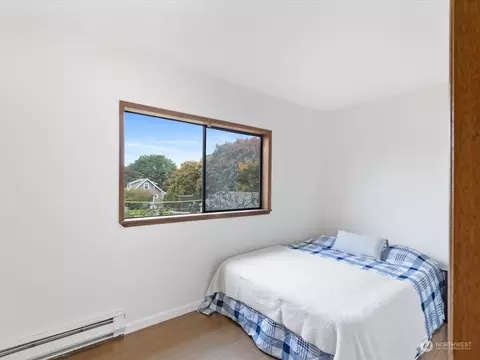 Bedroom - 1909 Summit Ave, Everett, WA 98201 photo 1 of 4