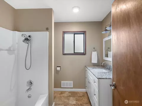 Bath - 1909 Summit Ave, Everett, WA 98201 photo 2 of 2