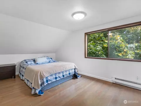 Bedroom - 1909 Summit Ave, Everett, WA 98201 photo 2 of 4