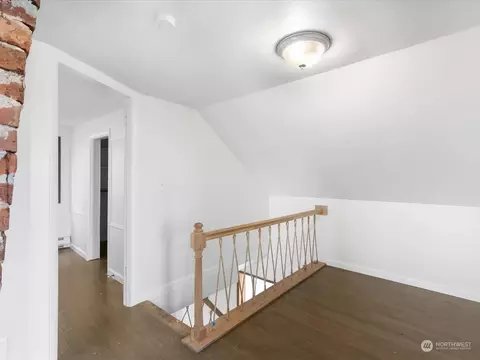 Entry Way - 1909 Summit Ave, Everett, WA 98201 photo 2 of 2