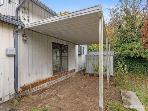 Exterior - 1909 Summit Ave, Everett, WA 98201 photo 4 of 8