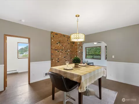 Dining - 1909 Summit Ave, Everett, WA 98201 photo 2 of 2