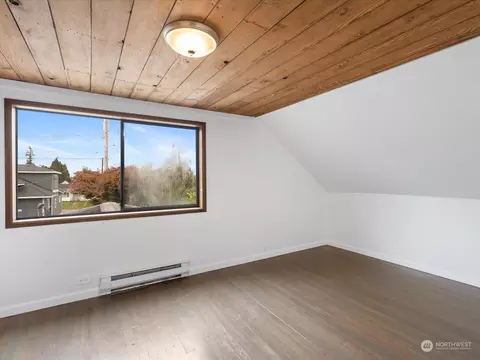 Bedroom - 1909 Summit Ave, Everett, WA 98201 photo 4 of 4