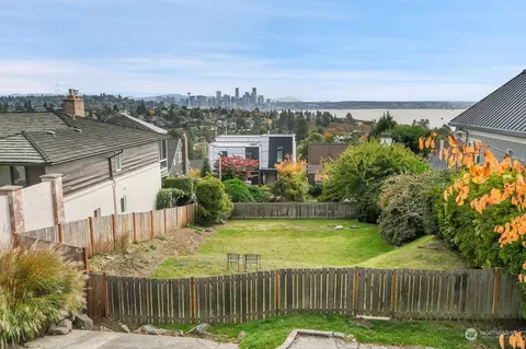 2415 Montavista Pl W, Seattle, WA 98199