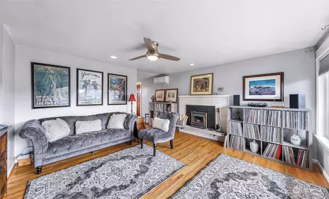 Living - 2211 Jade Ave, Everett, WA 98201 photo 1 of 2