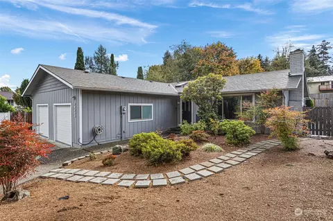 10623 NE 124th St, Kirkland, WA 98034