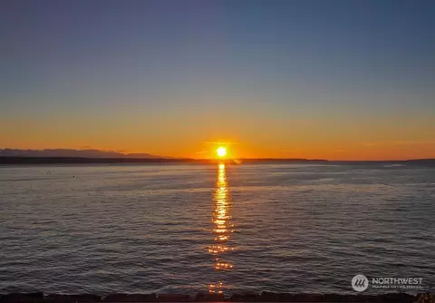 55 Pine St #206, Edmonds, WA 98020