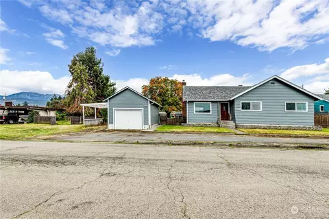 1528 W 6th St, Port Angeles, WA 98363