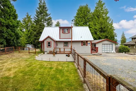10867 Halloran Rd, Bow, WA 98232