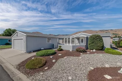 1304 Glacier Place Pl #69, Wenatchee, WA 98801