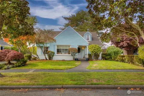 2815 40th Ave W, Seattle, WA 98199