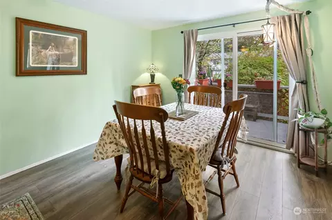 Dining - 16728 26th Ave SE, Bothell, WA 98012 photo 3 of 3