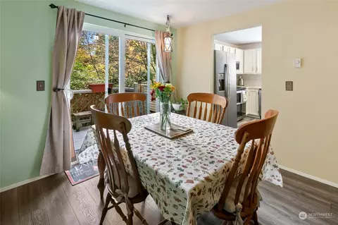 Dining - 16728 26th Ave SE, Bothell, WA 98012 photo 2 of 3